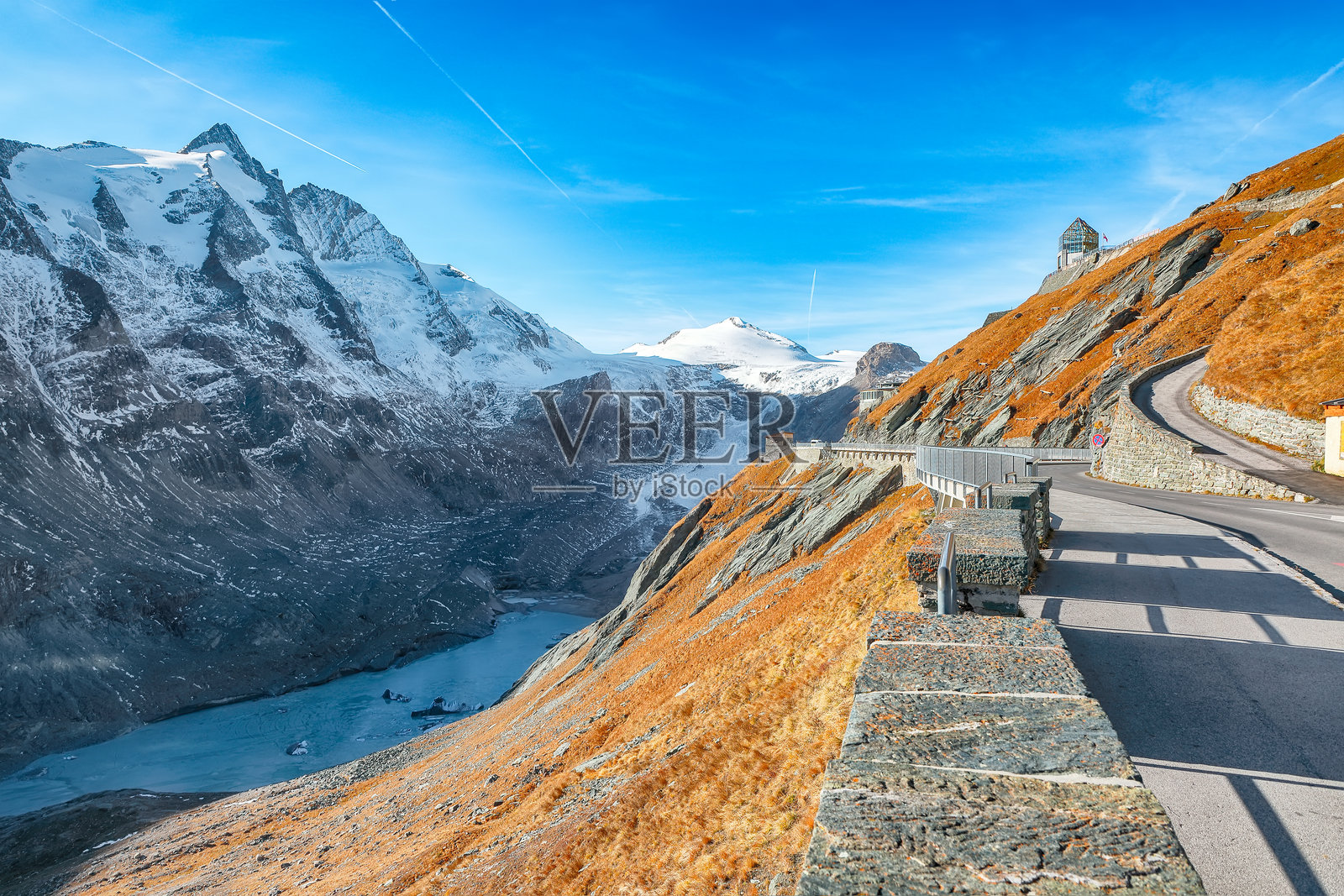 秋季的格罗斯格洛克纳高山公路美景。照片摄影图片