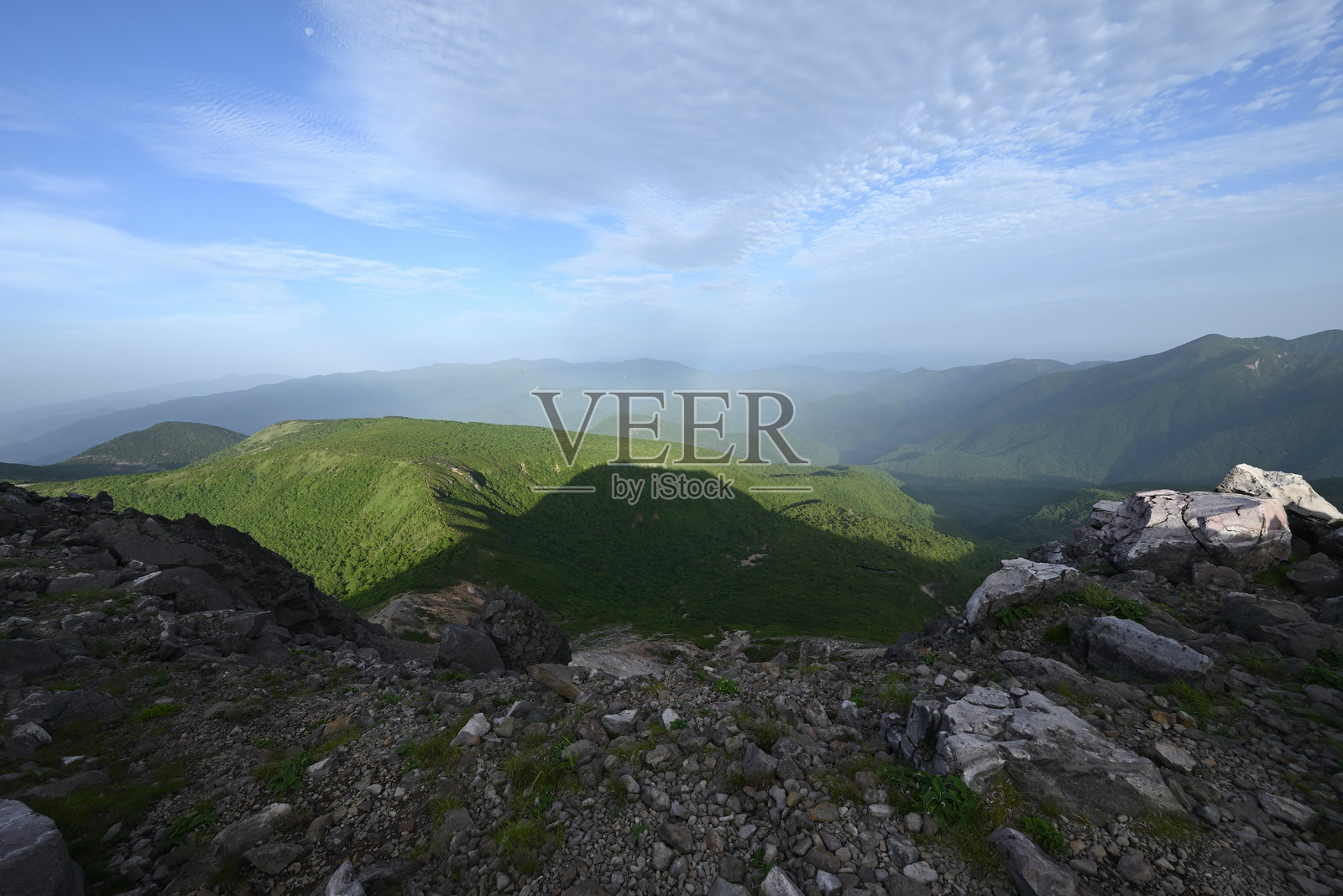 攀登那须山脊照片摄影图片