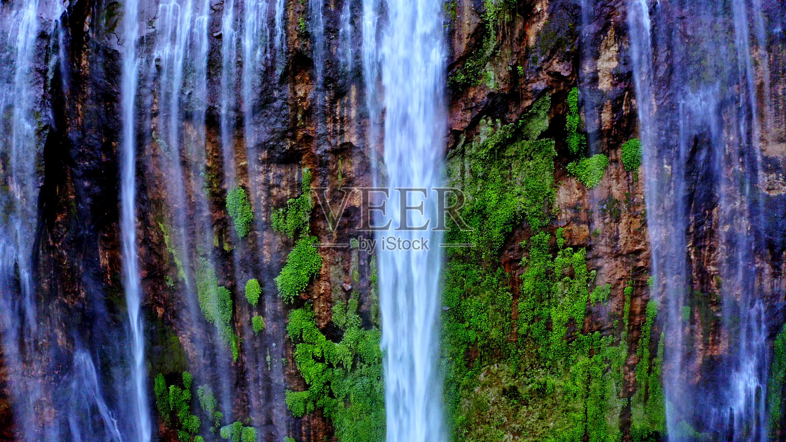 塞乌瀑布,巴厘岛,爪哇岛,印度尼西亚。包括岛屿。塞梅鲁山。照片摄影图片