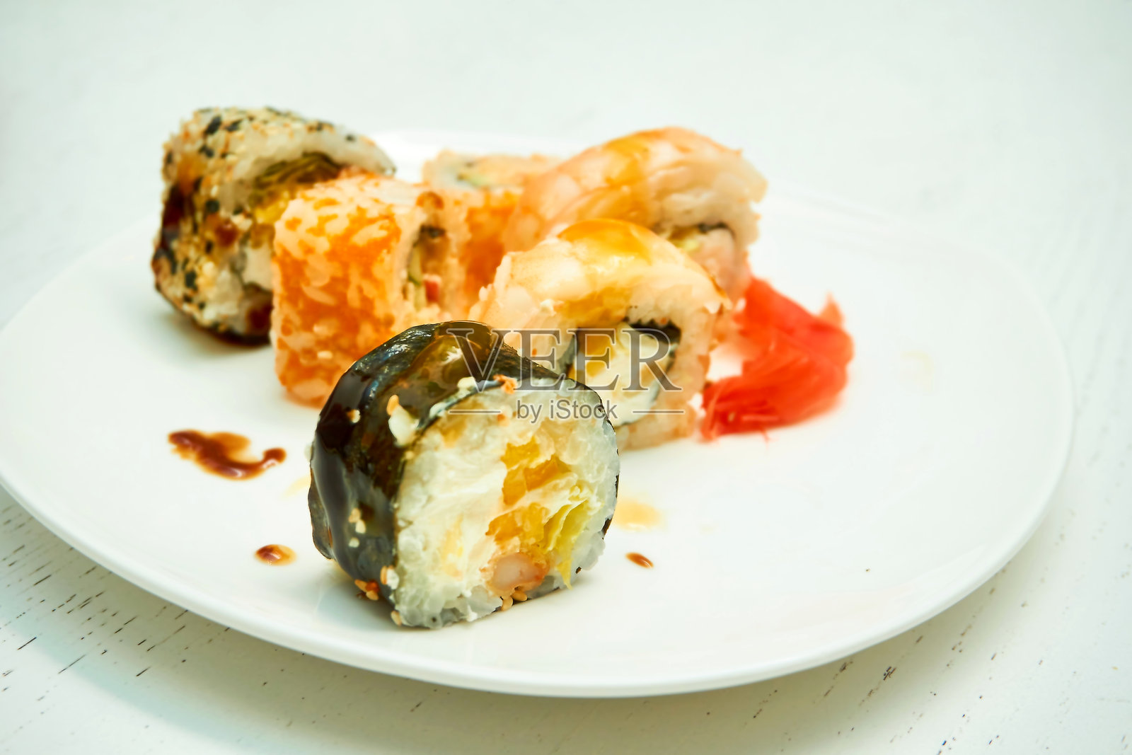 多样化的美味东方寿司酒廊,姜照片摄影图片