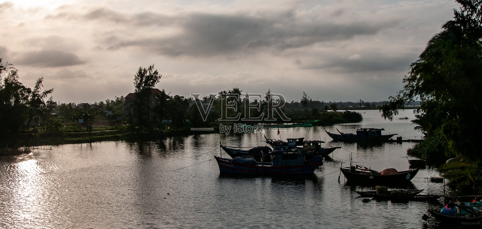 越南河上的日落照片摄影图片
