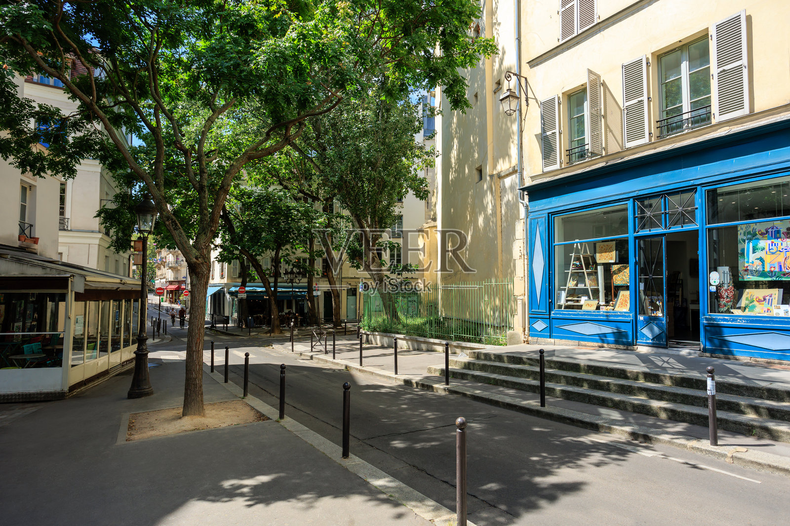 巴黎的典型街道照片摄影图片