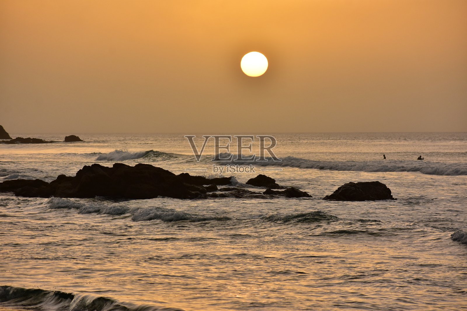 日落时分海面与天空的美丽景色照片摄影图片