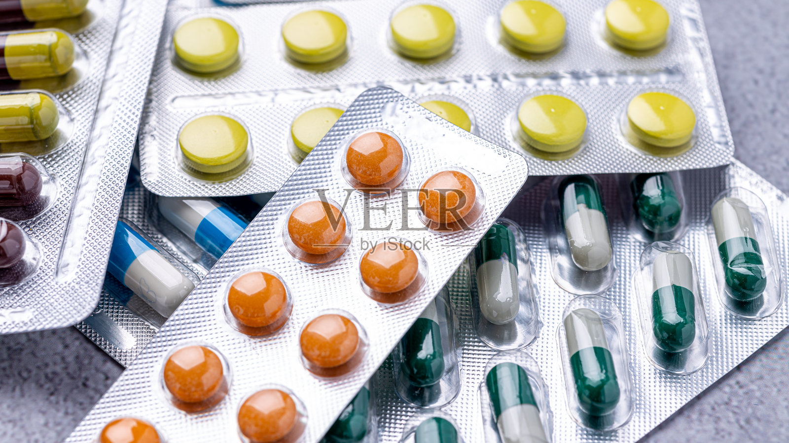 各种药物和药品。医学与医疗保健概念照片摄影图片