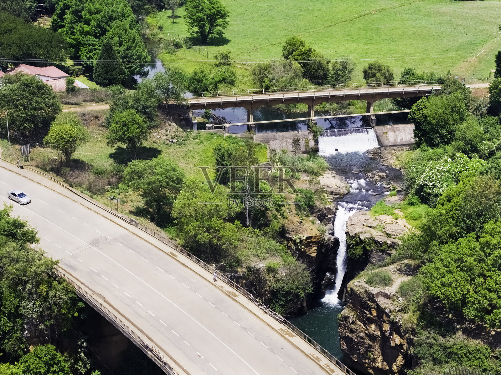 萨比瀑布照片摄影图片