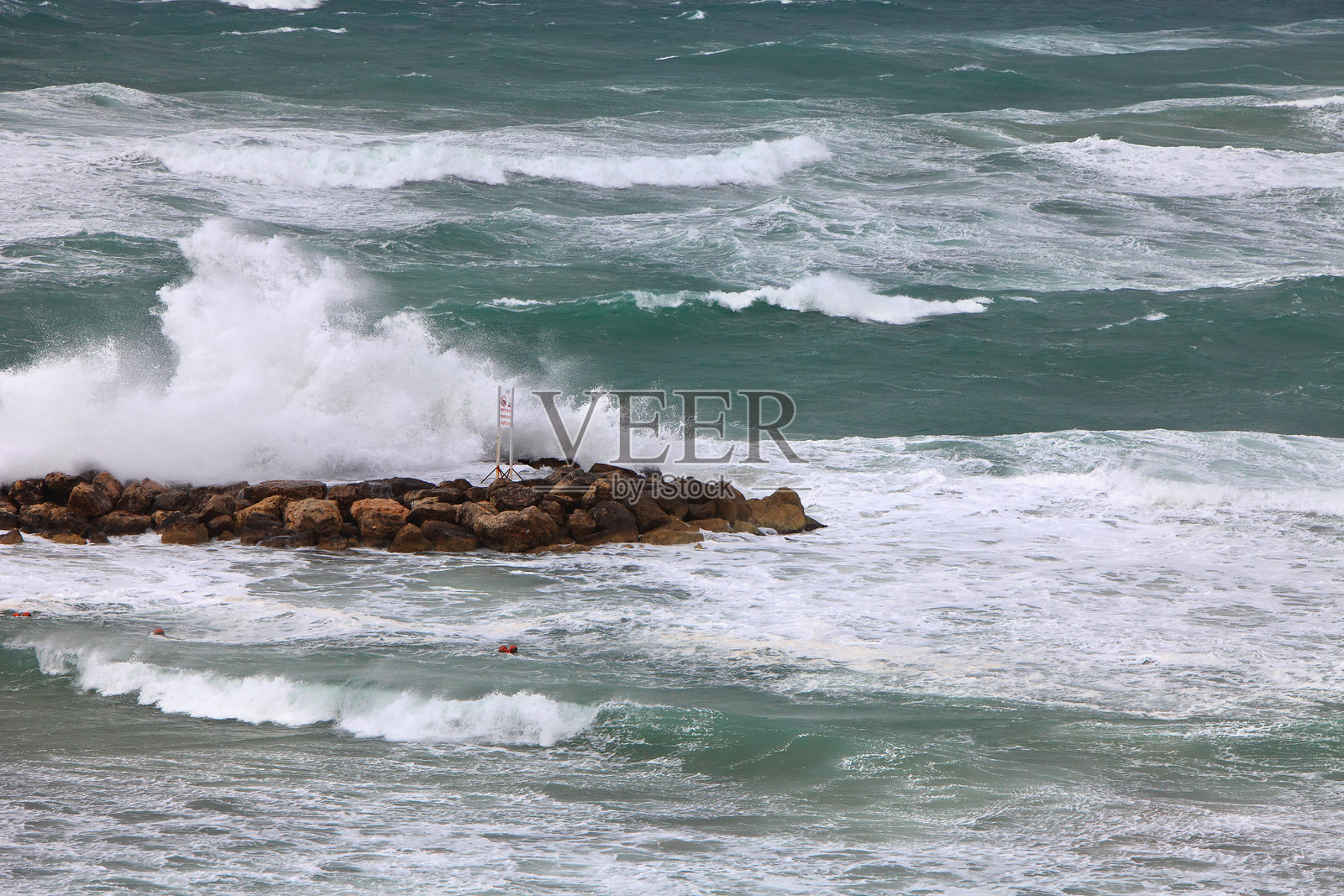 地中海上的风暴照片摄影图片