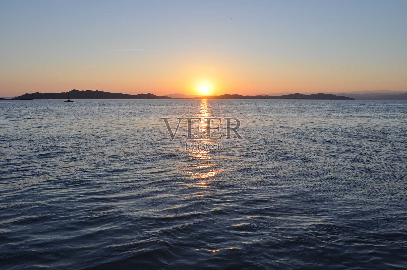 美丽的蓝天与日落的风景照片摄影图片