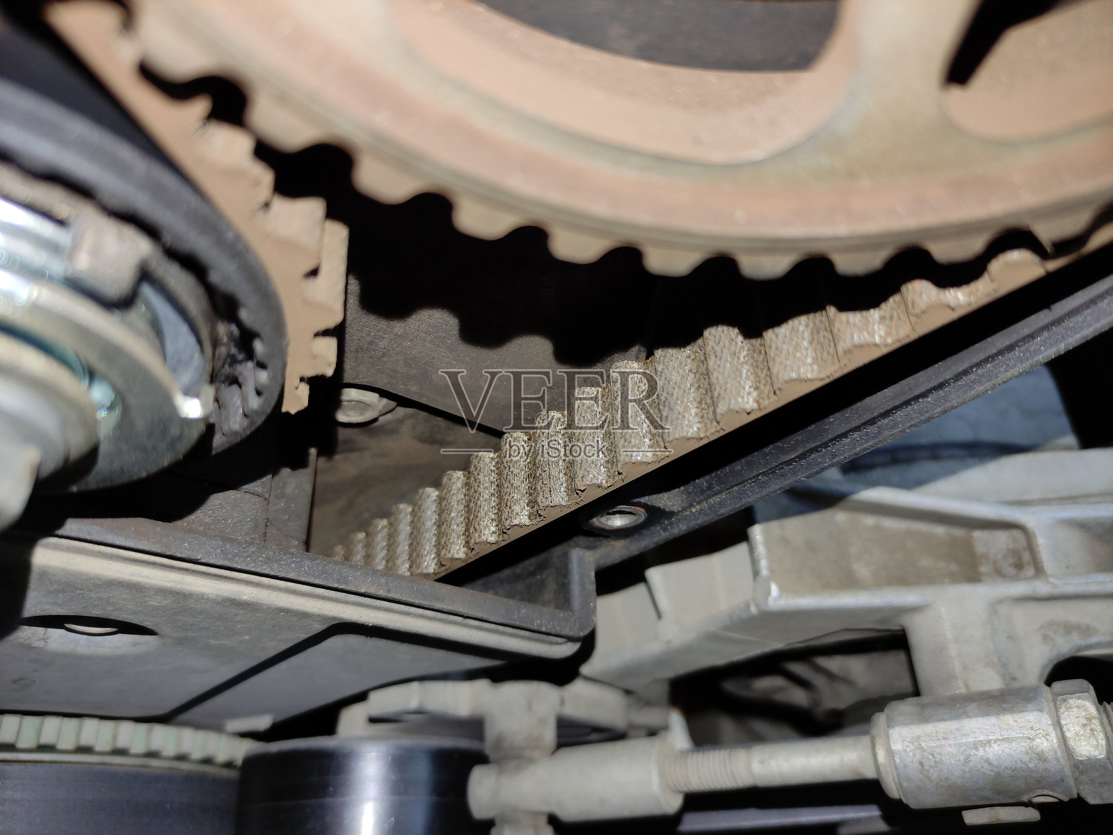 汽车发动机中的时规带照片摄影图片