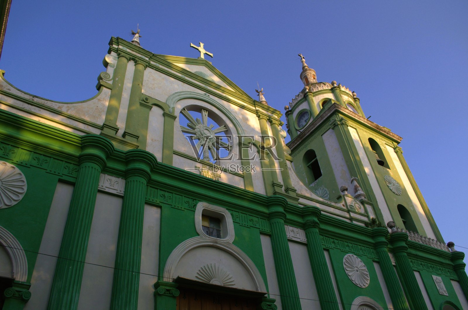 特鲁希略州的天主教堂。照片摄影图片