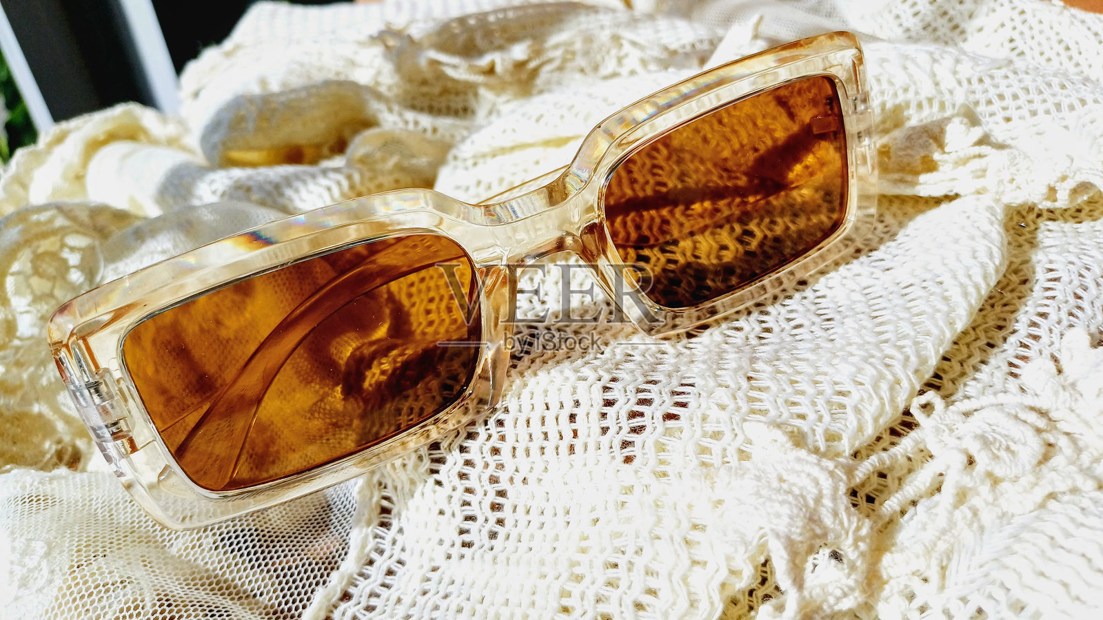 太阳镜。女性配饰。时尚照片摄影图片