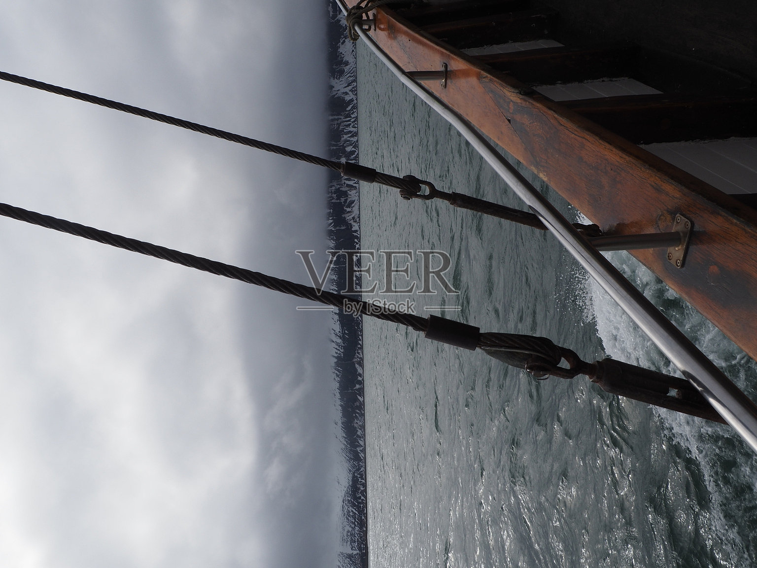 在胡萨维克的公路旅行照片摄影图片