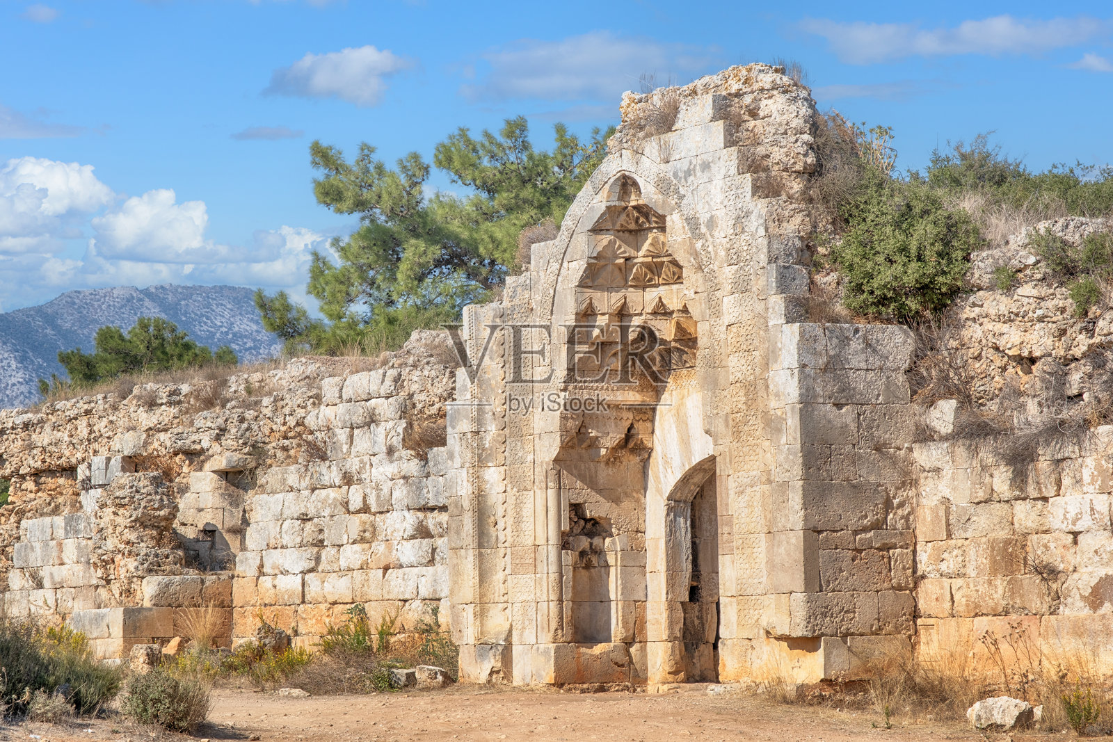 安塔利亚,土耳其的埃夫迪尔汉驿站中世纪遗址照片摄影图片