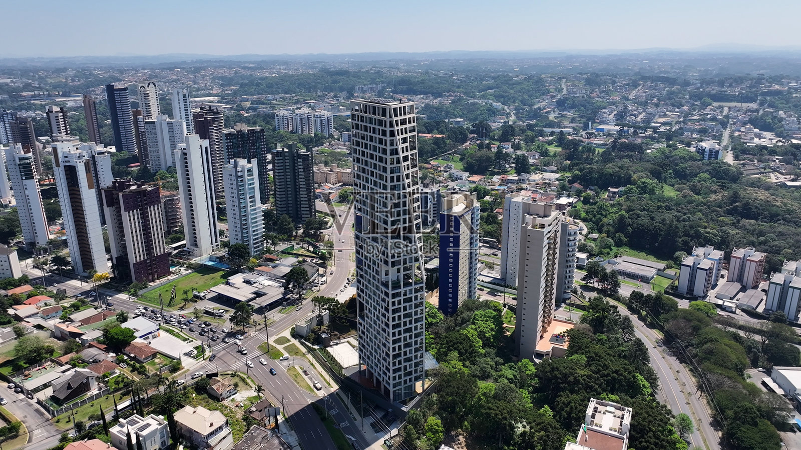 巴西巴拉那州库里提巴的城市天际线。城市著名景点。照片摄影图片