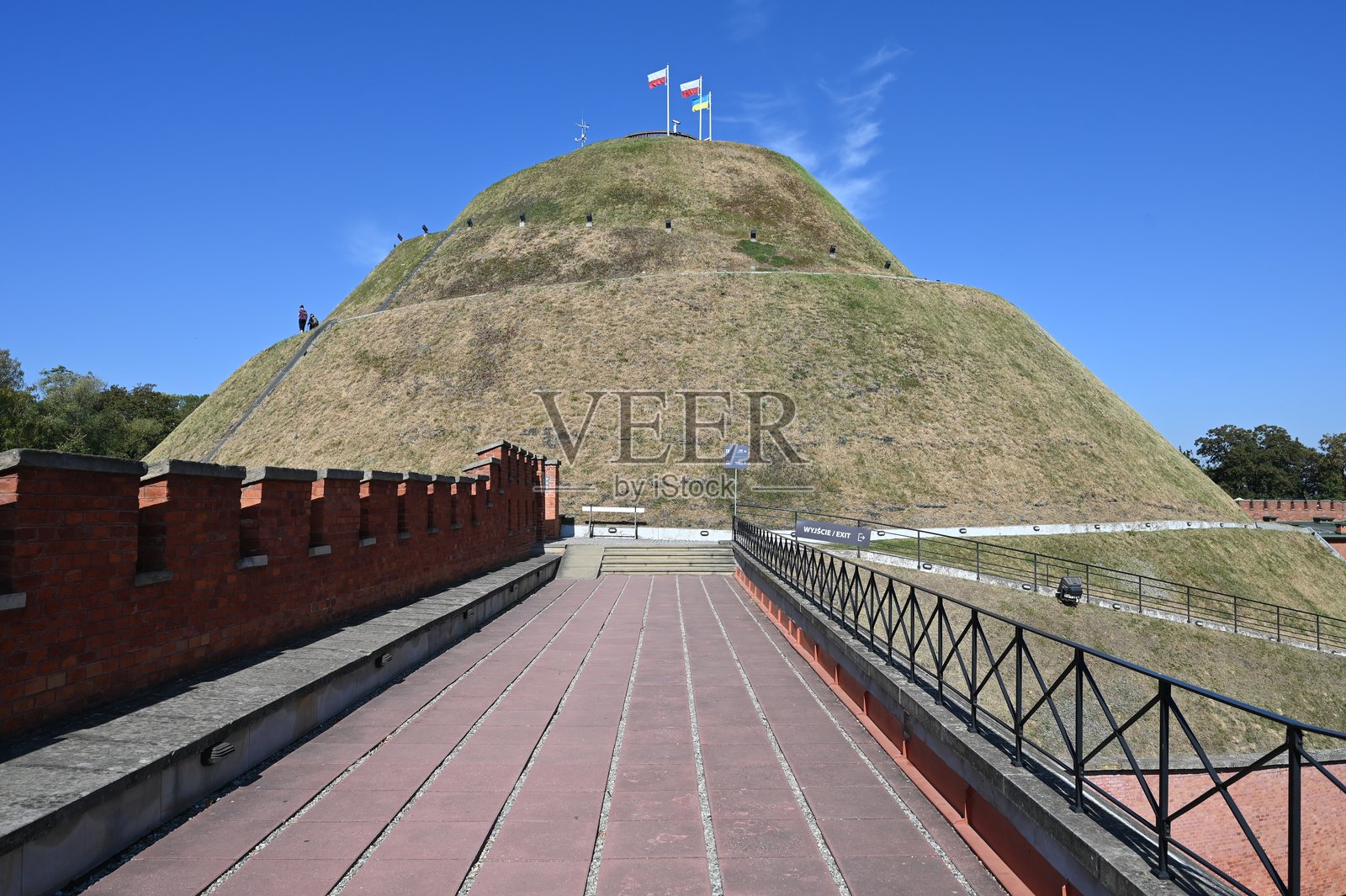 波兰克拉科夫的科斯丘什科山。照片摄影图片