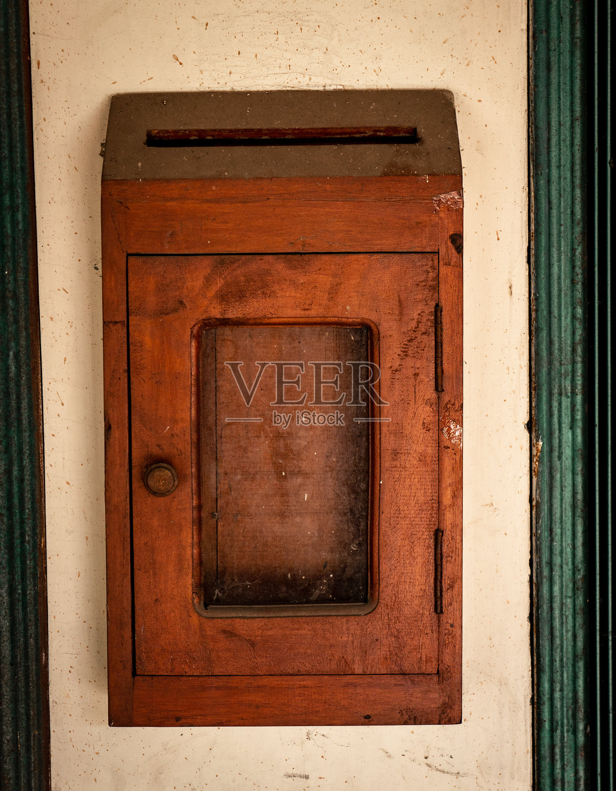 古老的木制建议箱照片摄影图片