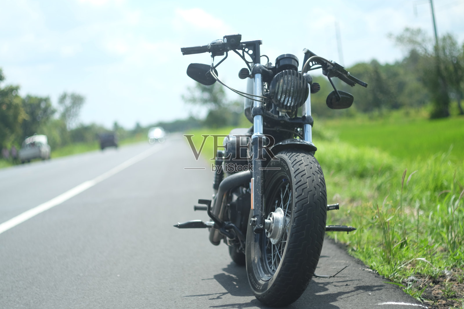 路边的摩托车照片摄影图片