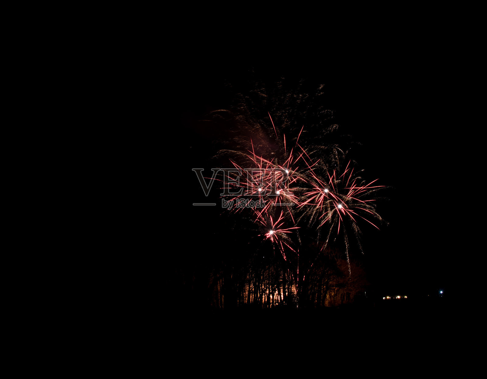 篝火之夜烟花,排灯节,新年,独立日,春节照片摄影图片