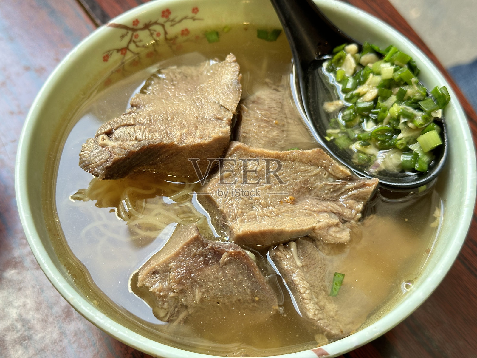 牛舌汤照片摄影图片