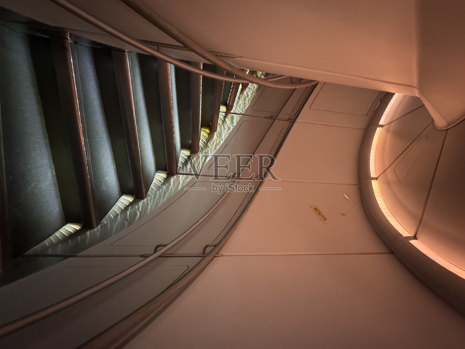 飞机内的楼梯照片摄影图片