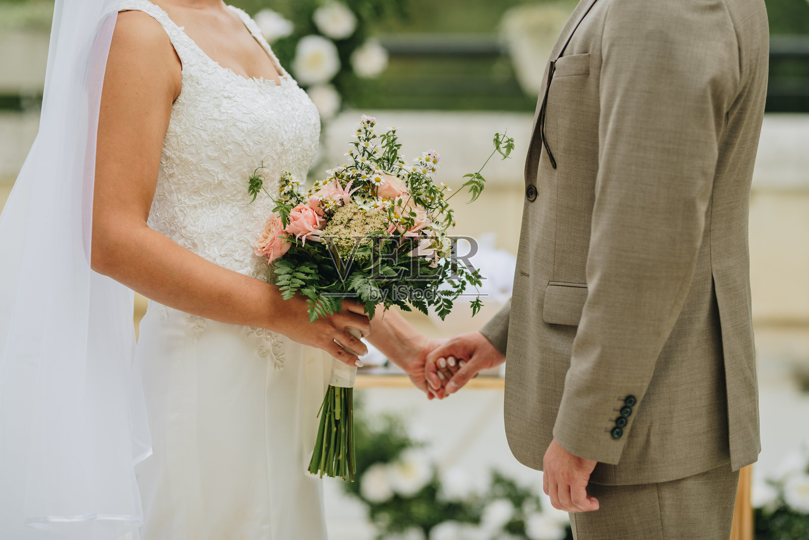 紧紧抱住我!照片摄影图片