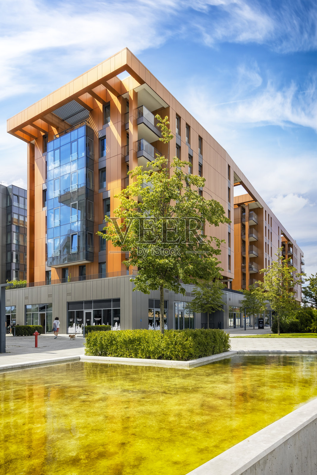 现代多彩的公寓建筑群照片摄影图片