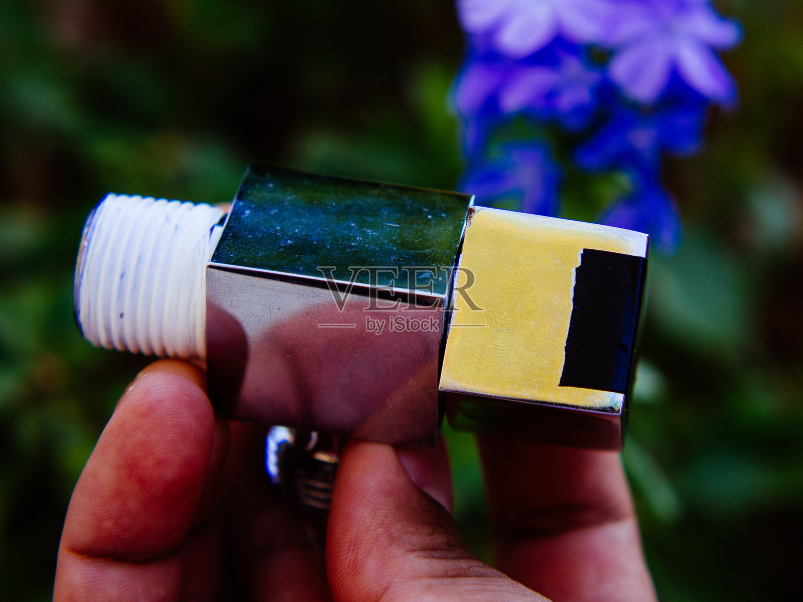 水龙头喷头照片摄影图片