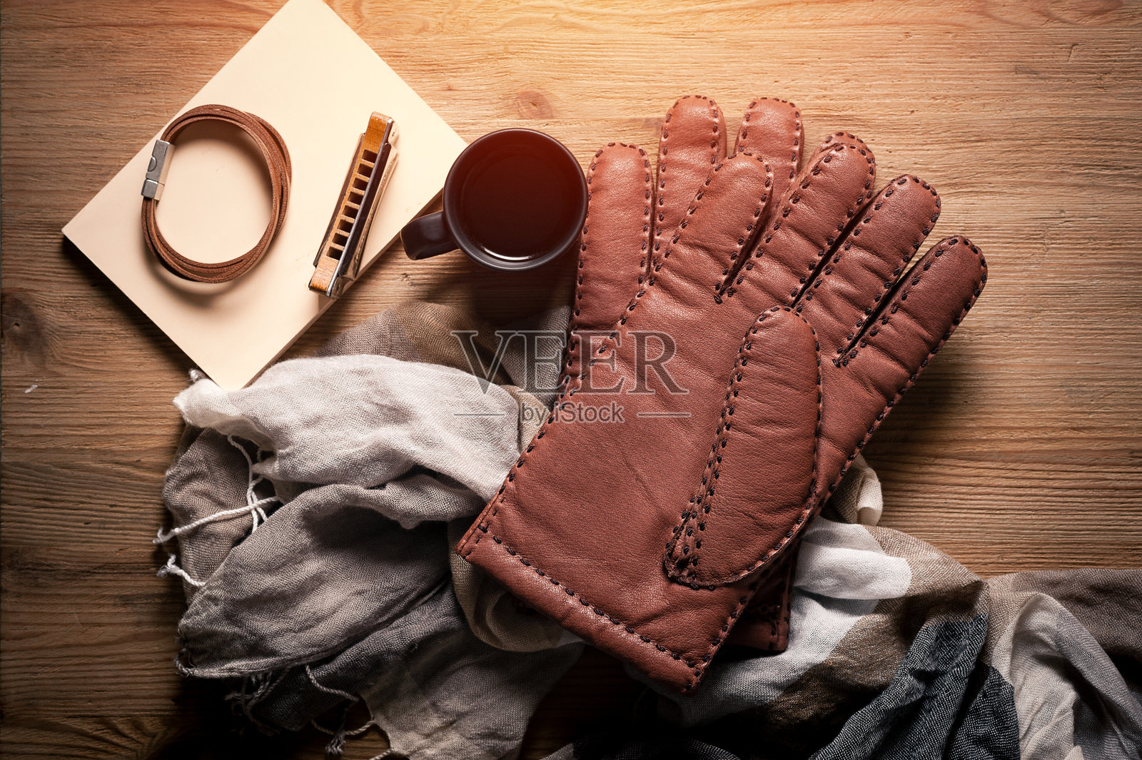 特写棕色皮革手套照片摄影图片