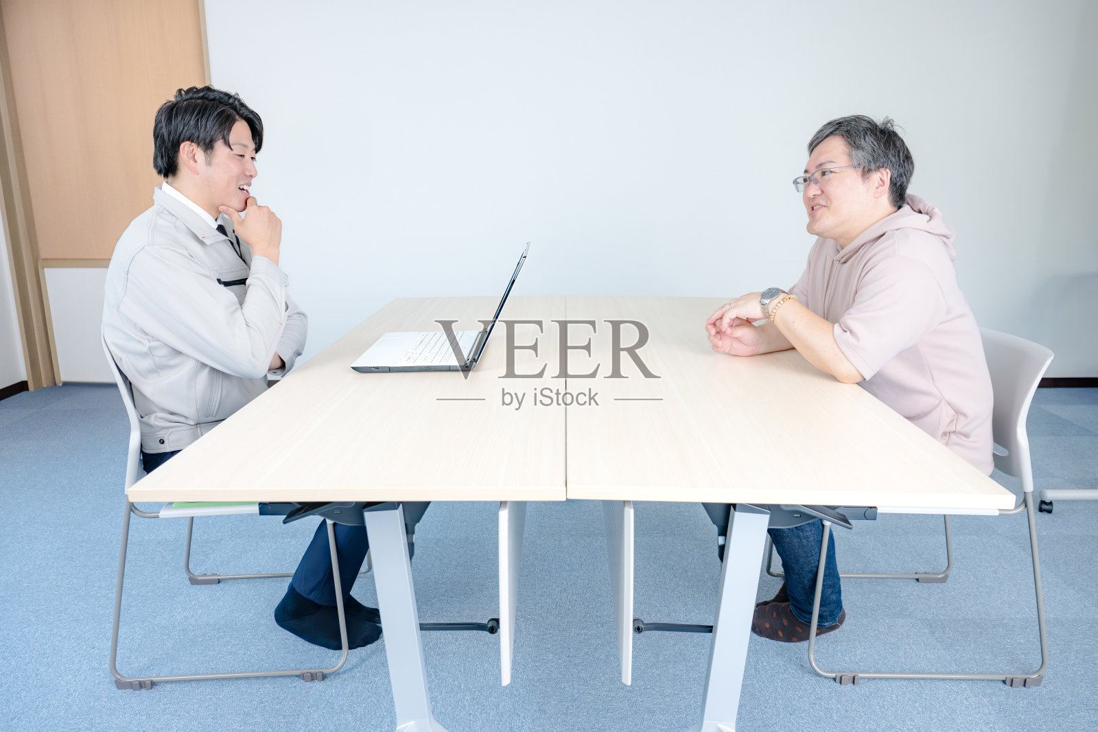 销售对话照片摄影图片