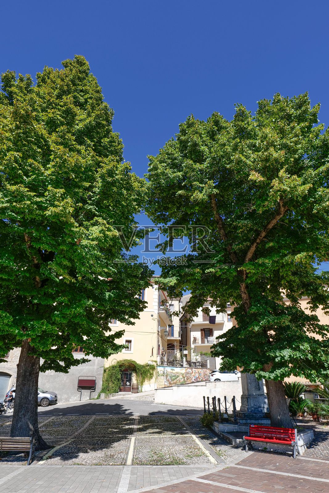 意大利拉齐奥的丰特基亚里镇。照片摄影图片