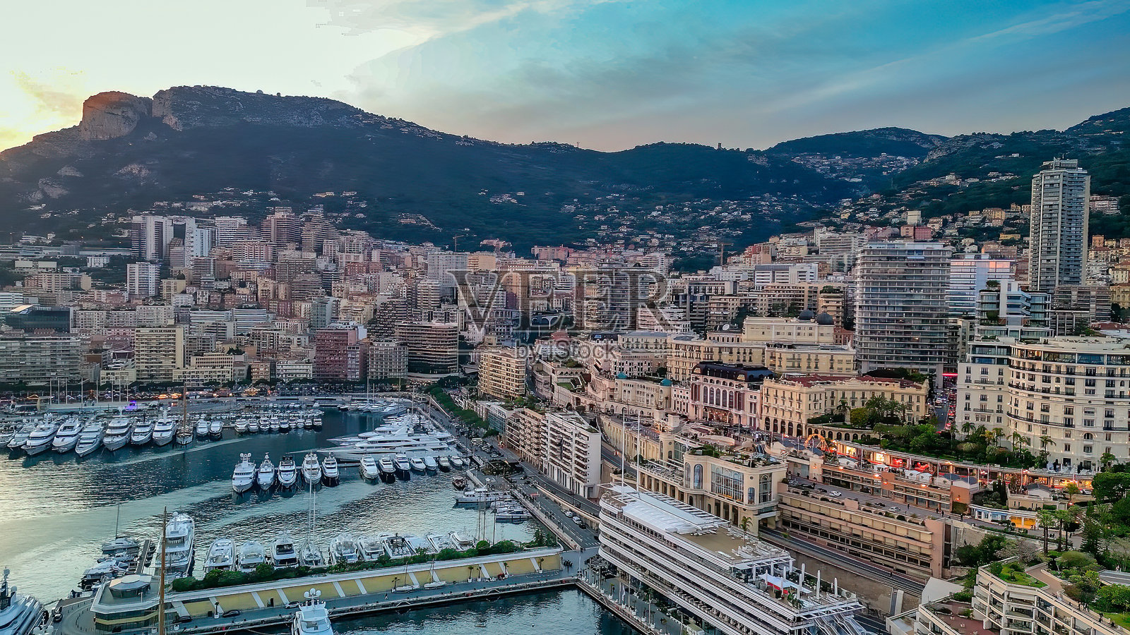摩纳哥日落时分的天际线鸟瞰图照片摄影图片
