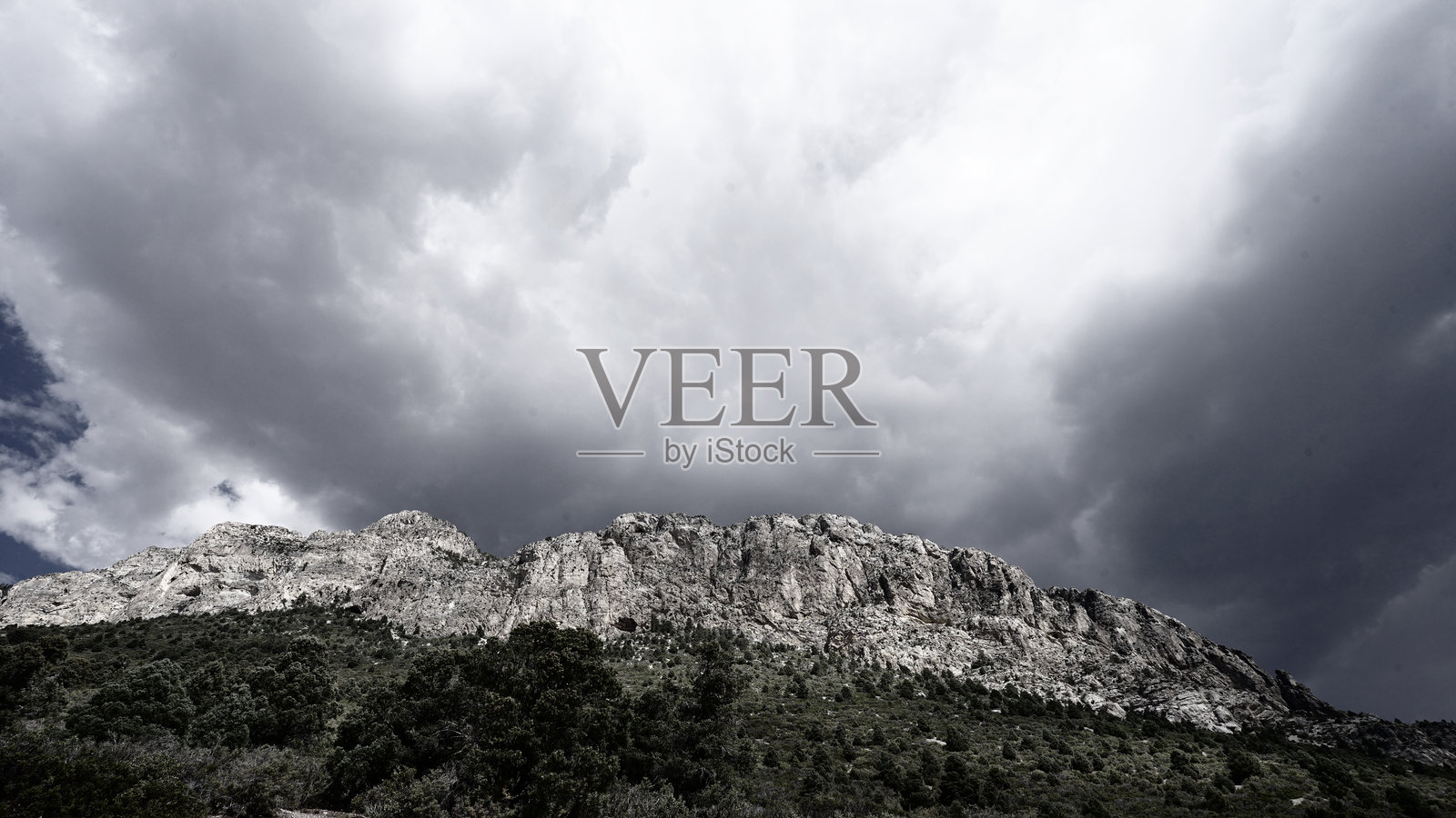 查尔斯顿山的黑白摄影照片摄影图片