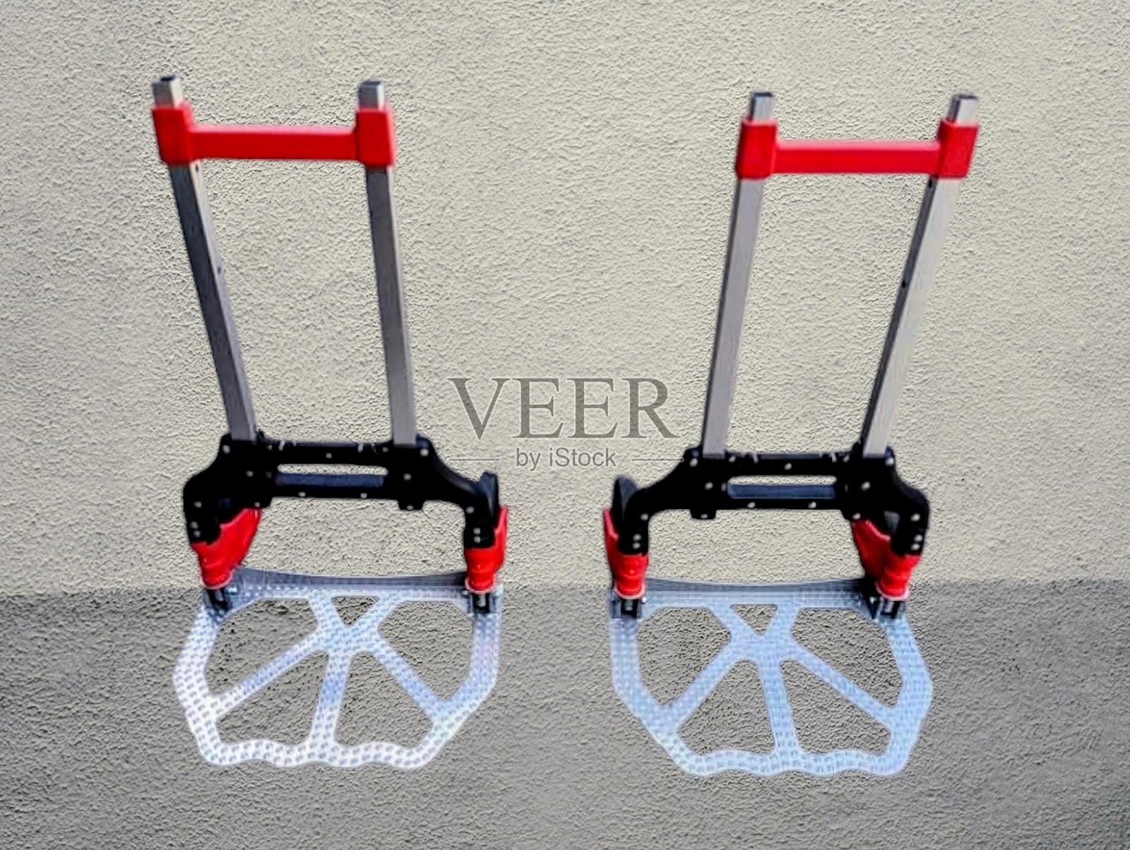 搬运物品的手推车照片摄影图片