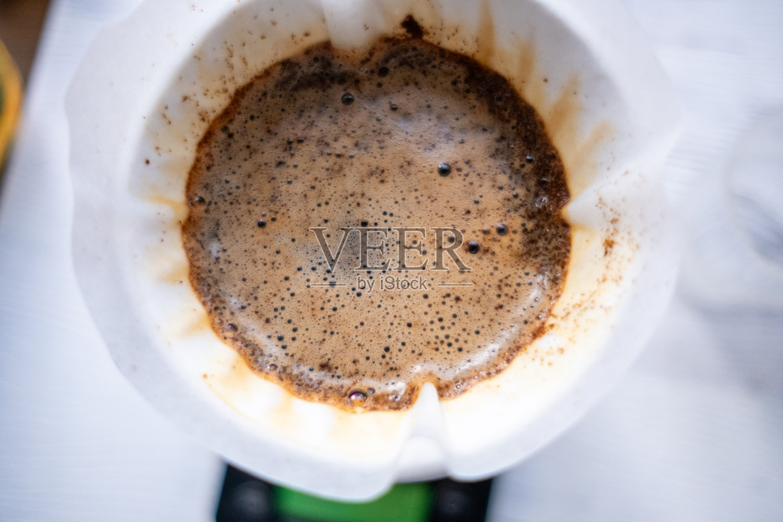 使用V60方法冲泡咖啡照片摄影图片