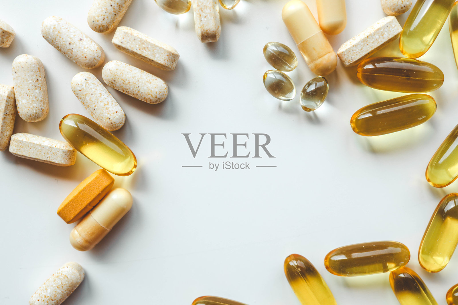 不同维生素在白色背景上,医疗和健康横幅照片摄影图片