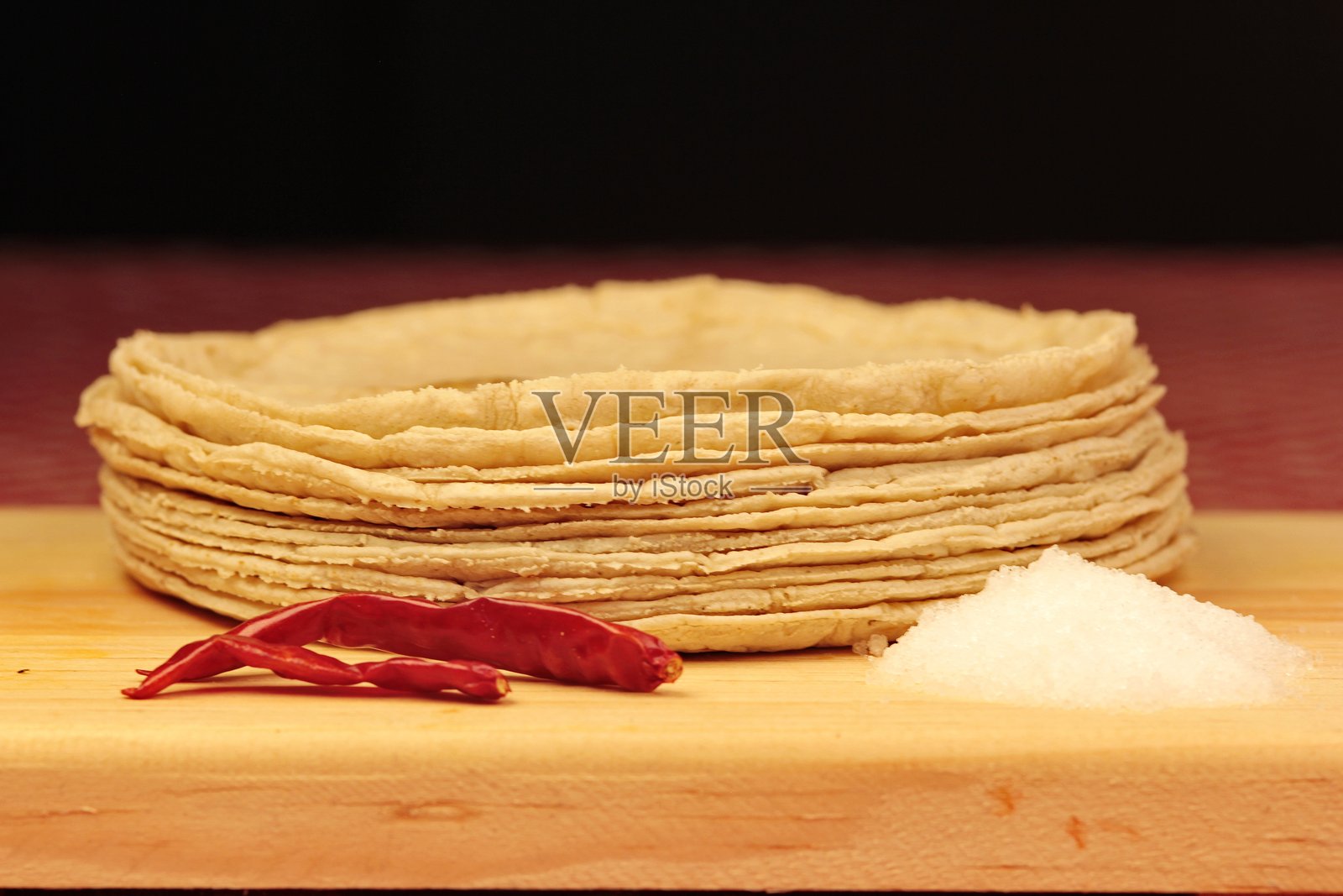 墨西哥美食的灵魂:每餐新鲜玉米饼照片摄影图片