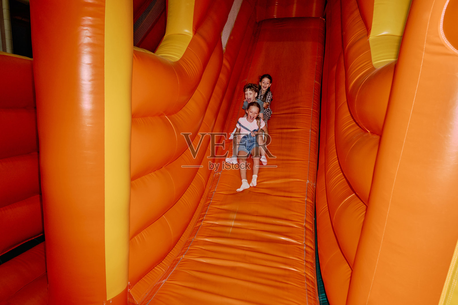 享受在休闲中心度过时光照片摄影图片