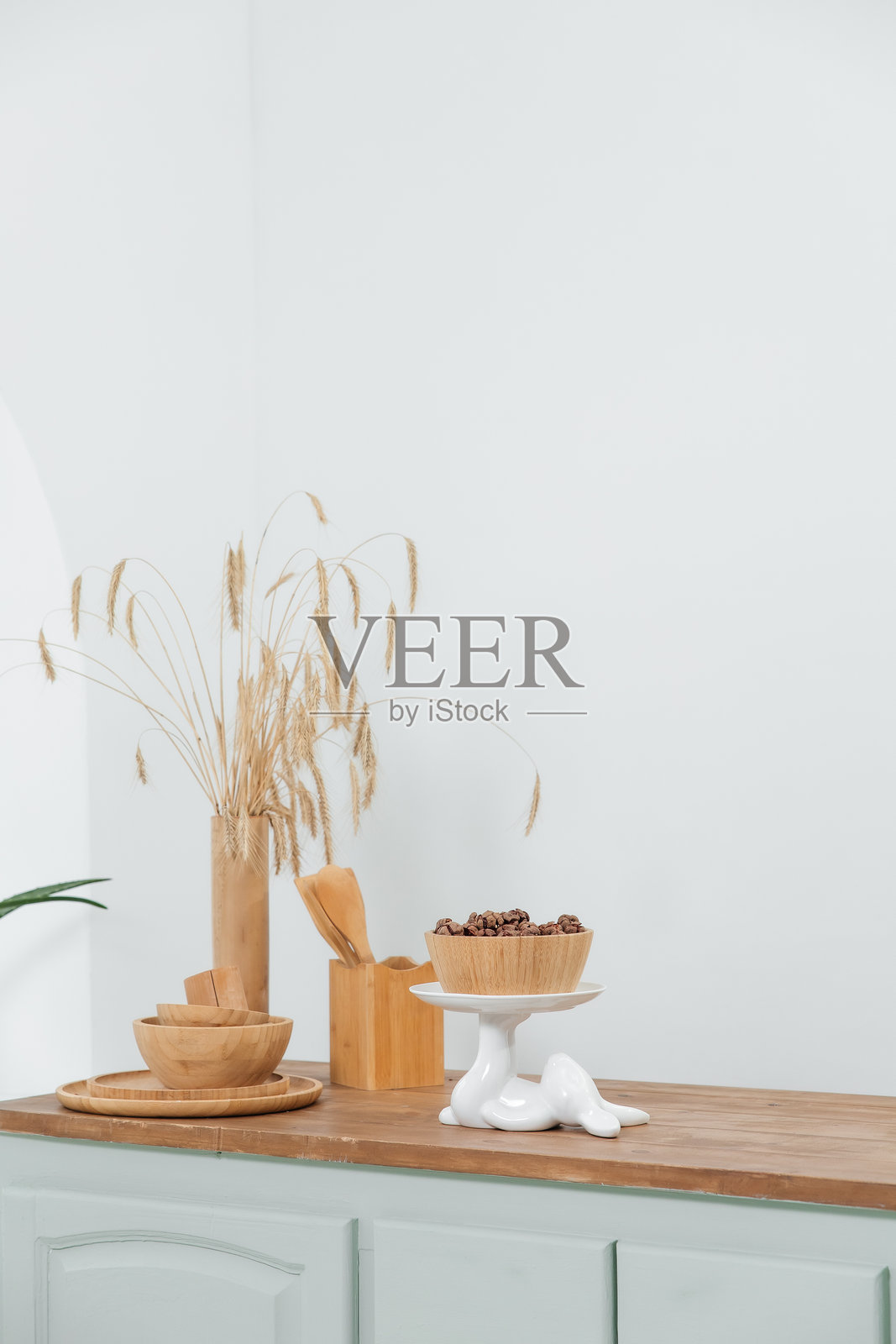 用新鲜蔬菜制作沙拉的过程照片摄影图片