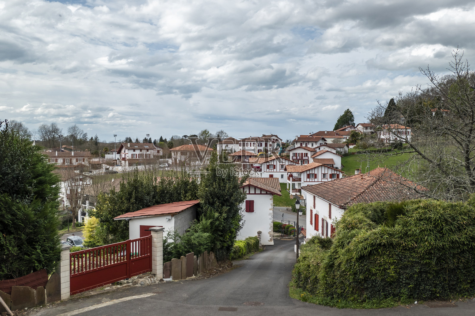 维尔弗朗克,法国巴斯克地区的景观照片摄影图片