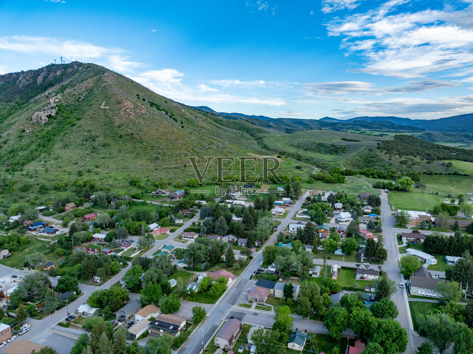 美国爱达荷州班诺克县东部的拉瓦温泉镇和30号公路的景观照片摄影图片