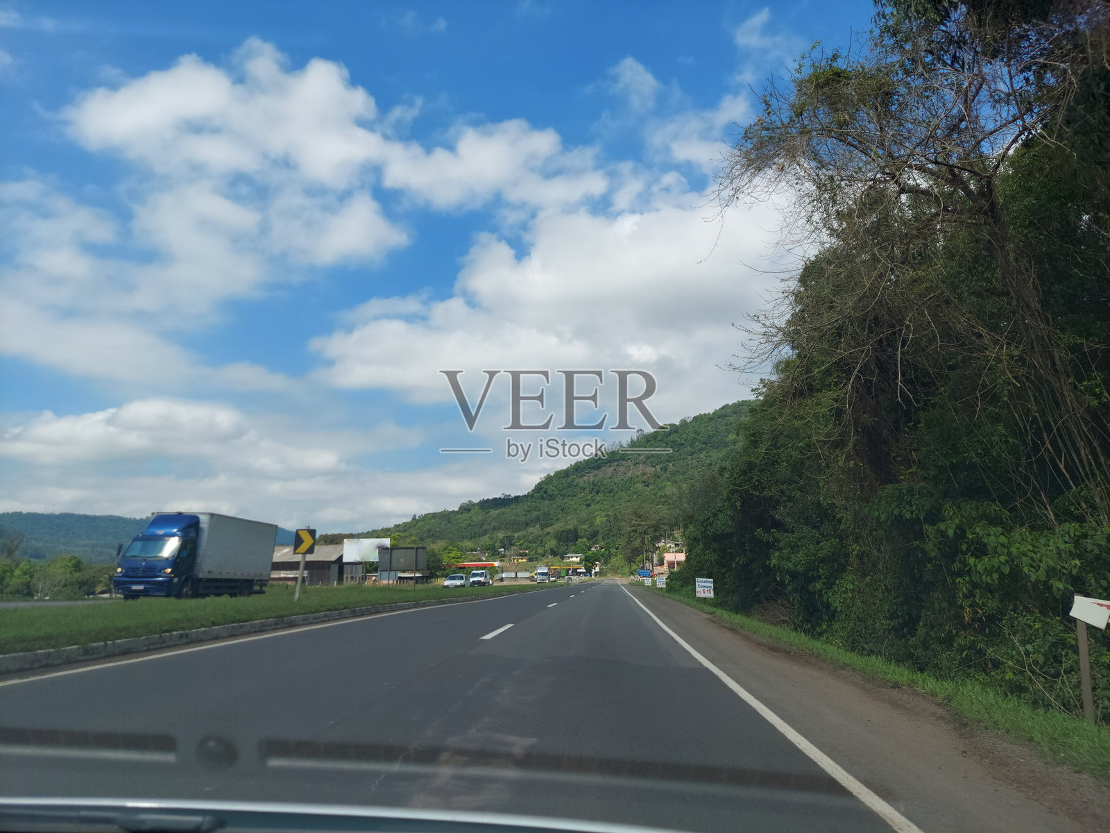 巴西南大河州内陆的道路照片摄影图片