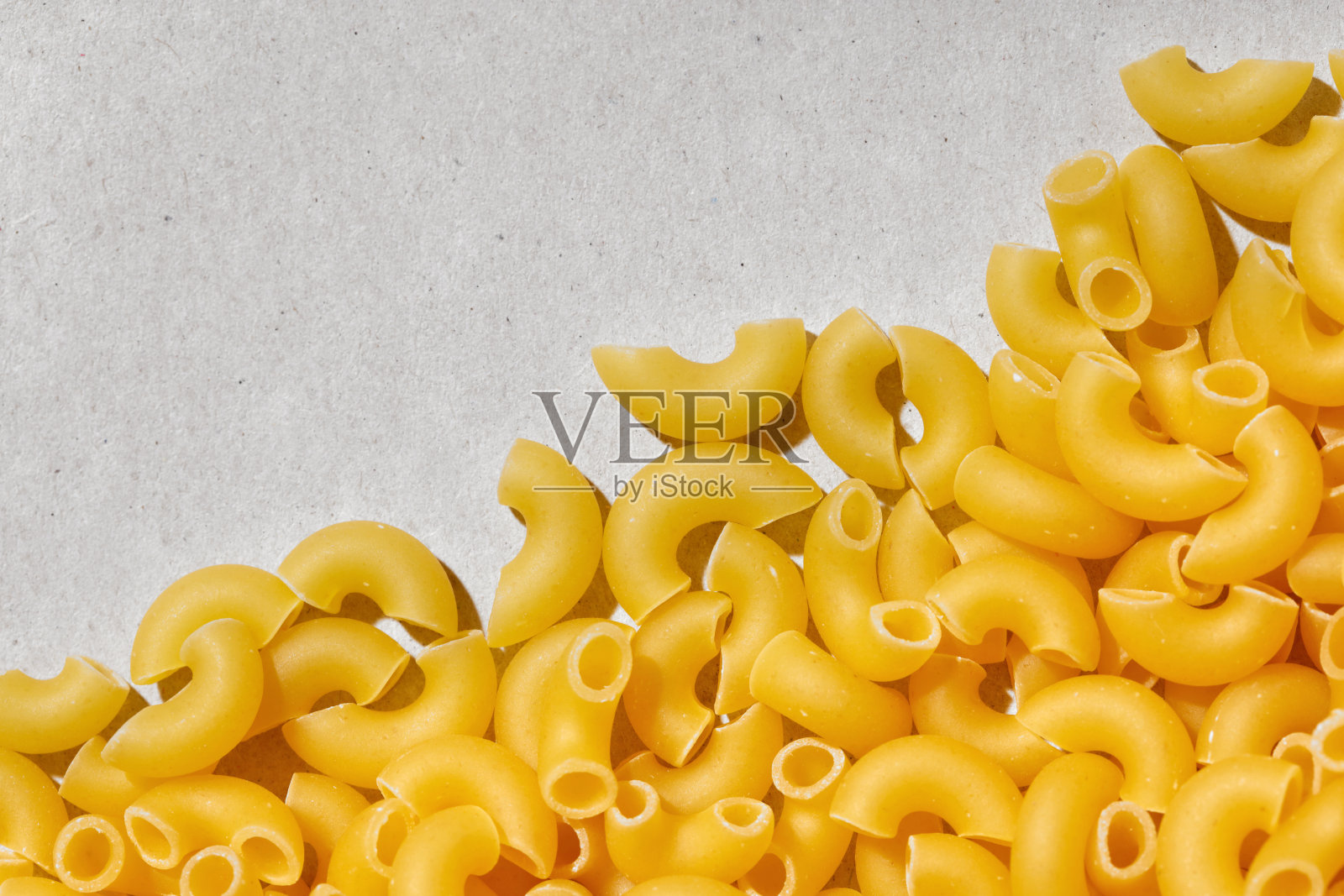 生意用的生意意大利面(或肘形面)留有空白处以便填写文字。照片摄影图片