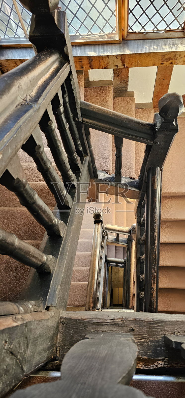 旧木楼梯照片摄影图片