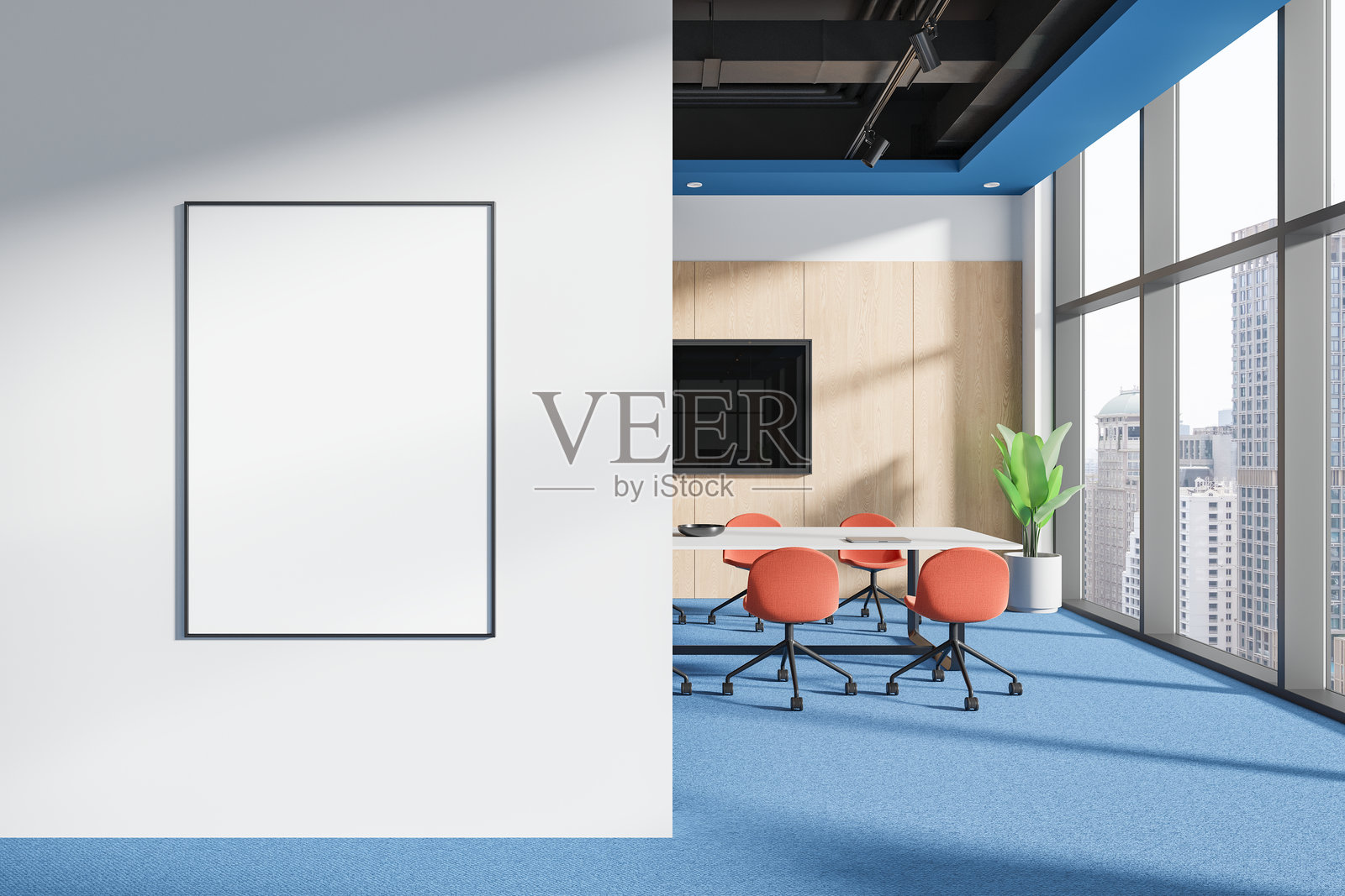 现代办公室内部,配有会议桌和电视屏幕,窗户和样板框架照片摄影图片