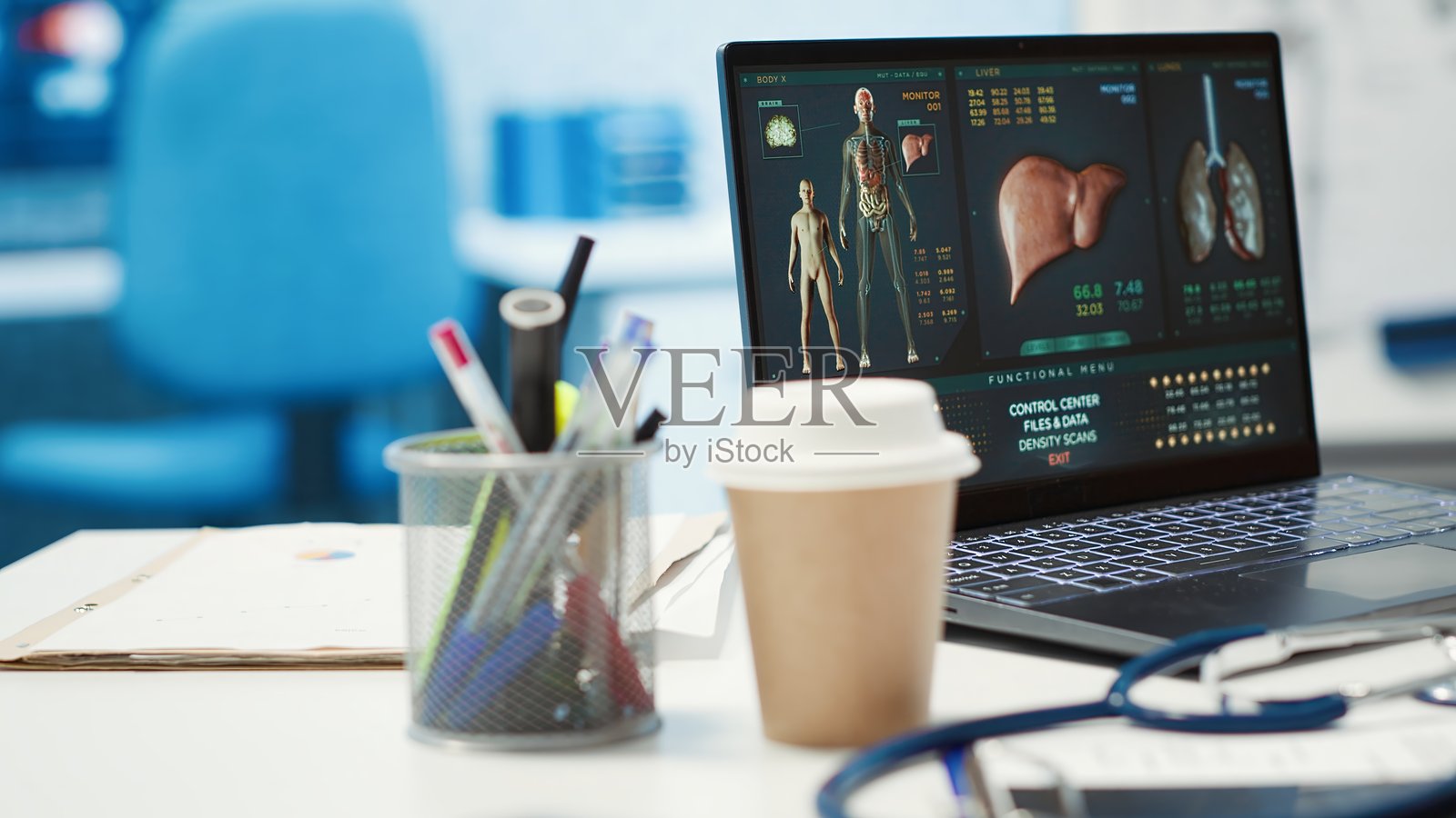 空荡荡的医生办公室,等待患者就诊,配备诊断设备照片摄影图片