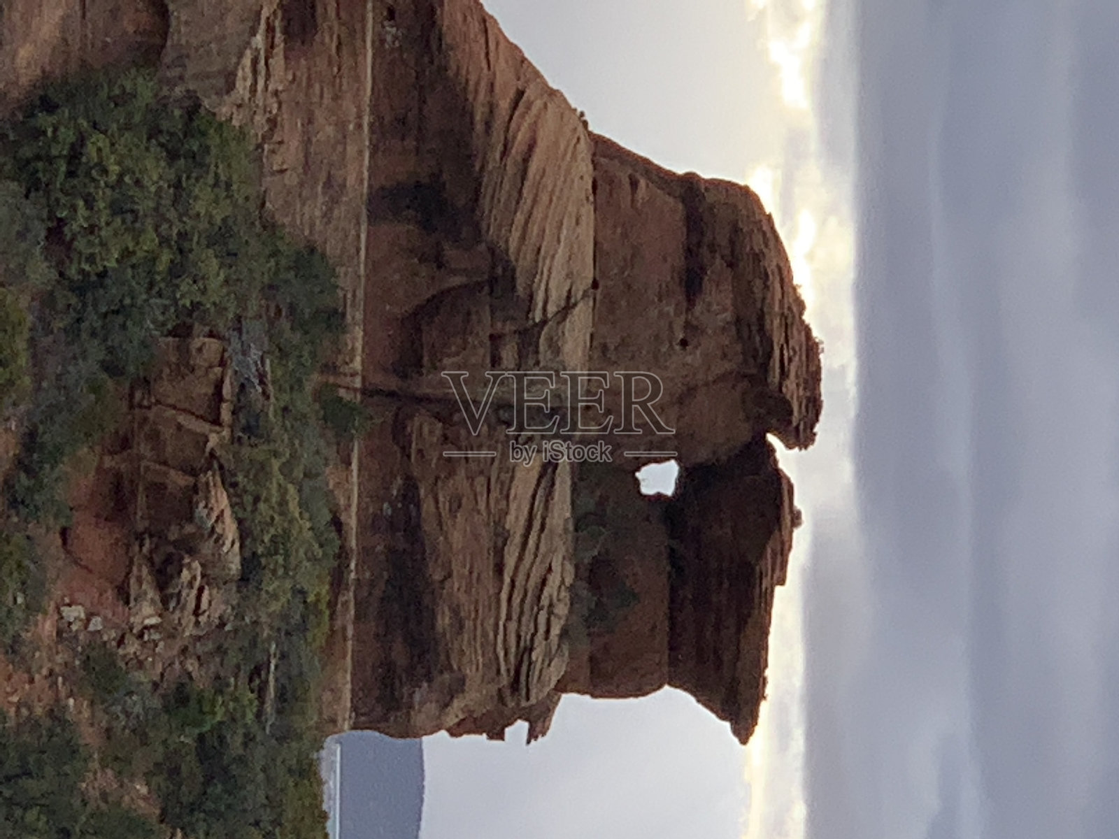 岩石中的窗户照片摄影图片