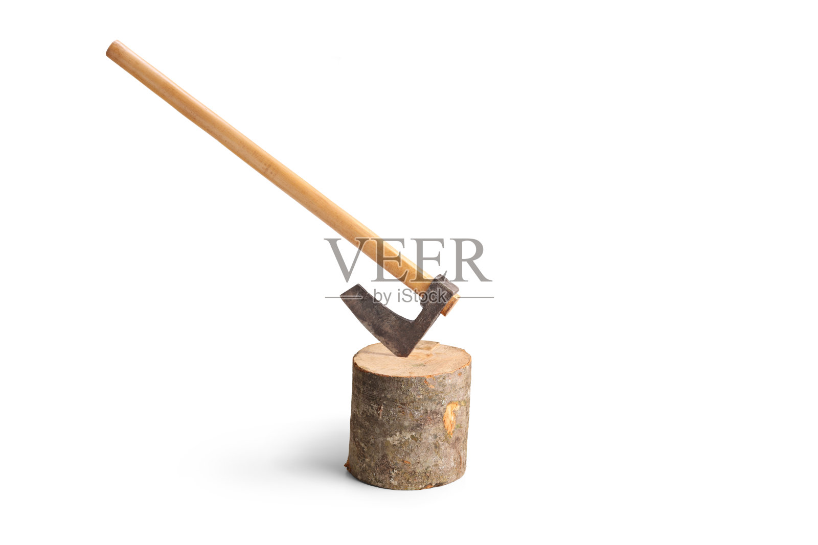 一块木头,树干和一把斧头照片摄影图片