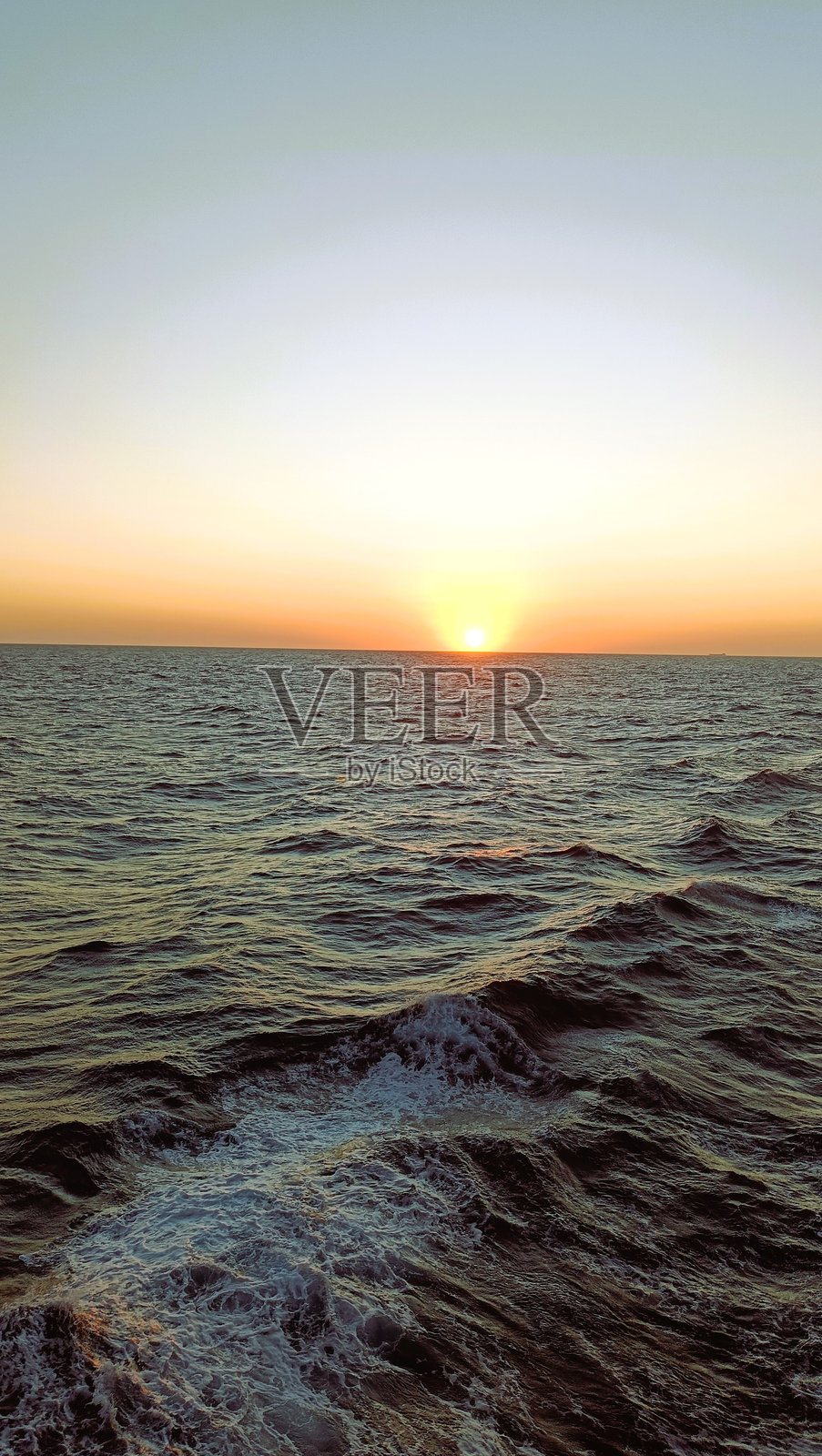 海景。日落。地平线。照片摄影图片