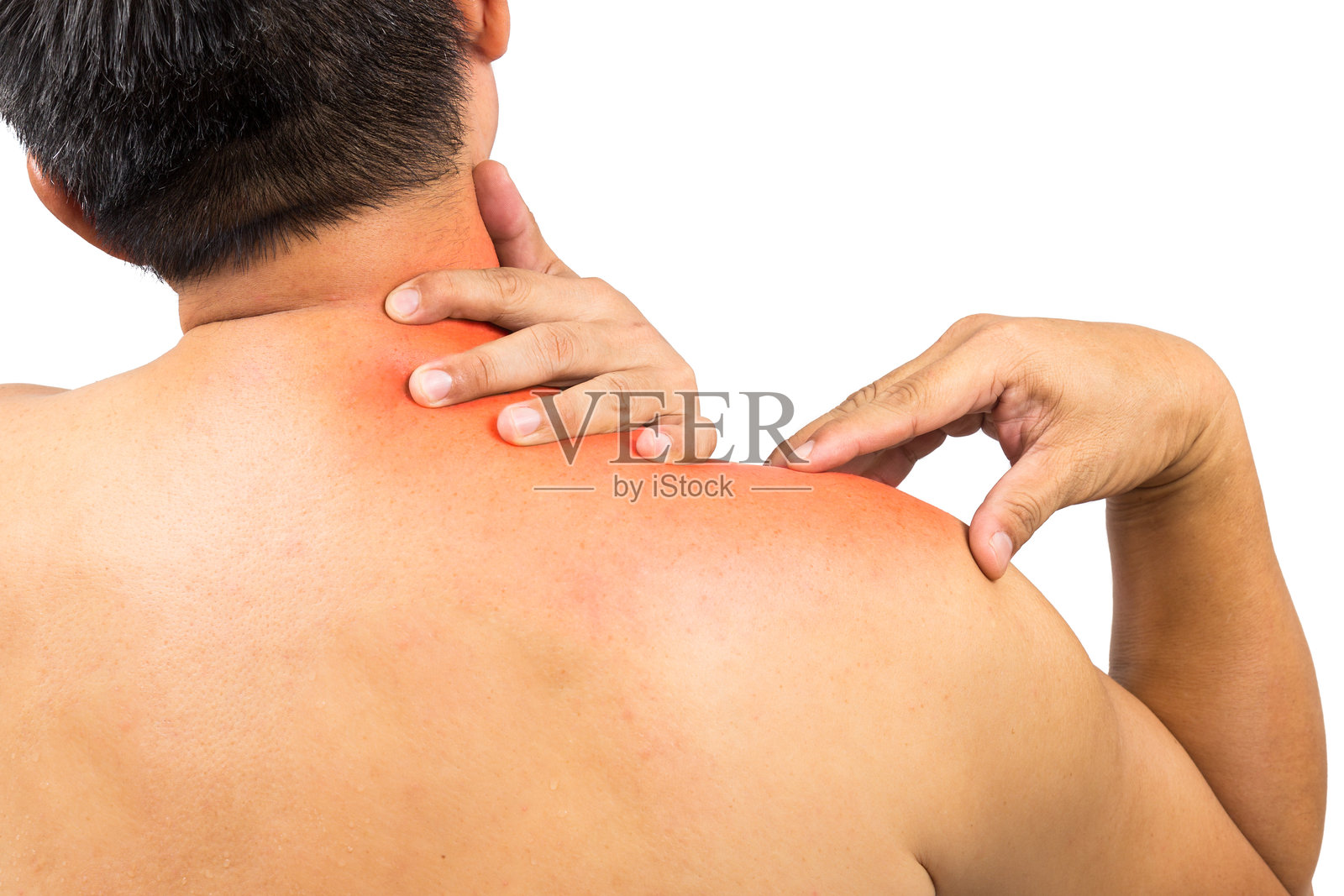 白色背景下,背部疼痛的赤膊男子背影照片摄影图片