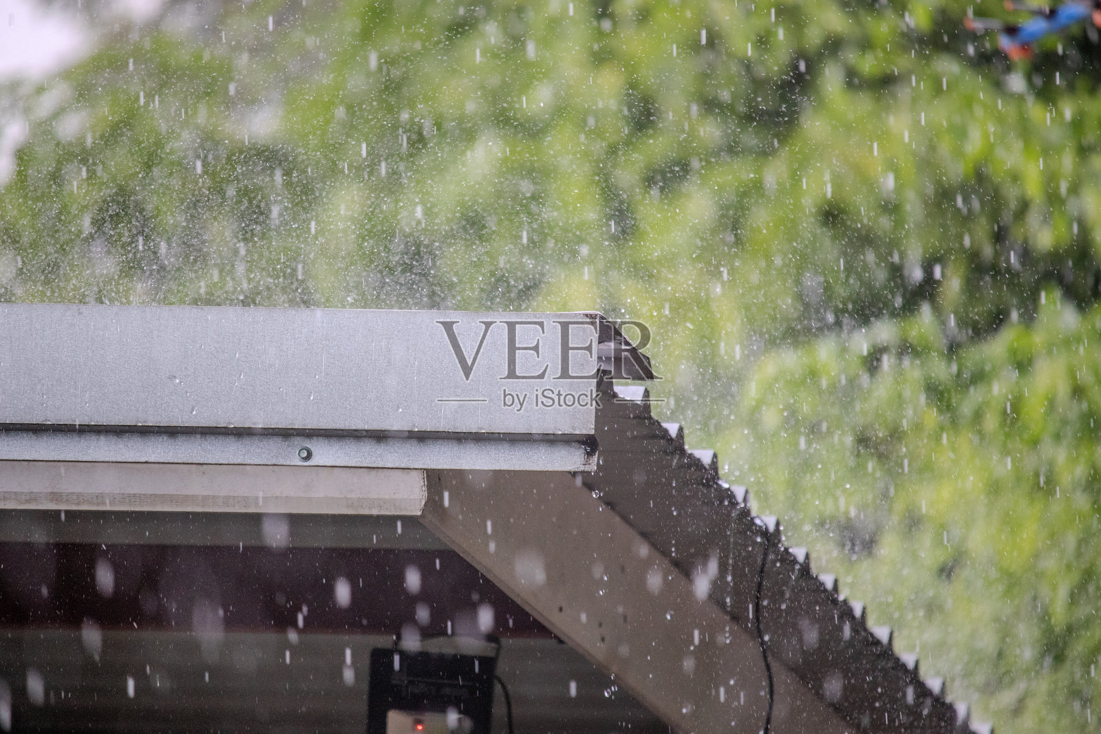 雨天照片摄影图片