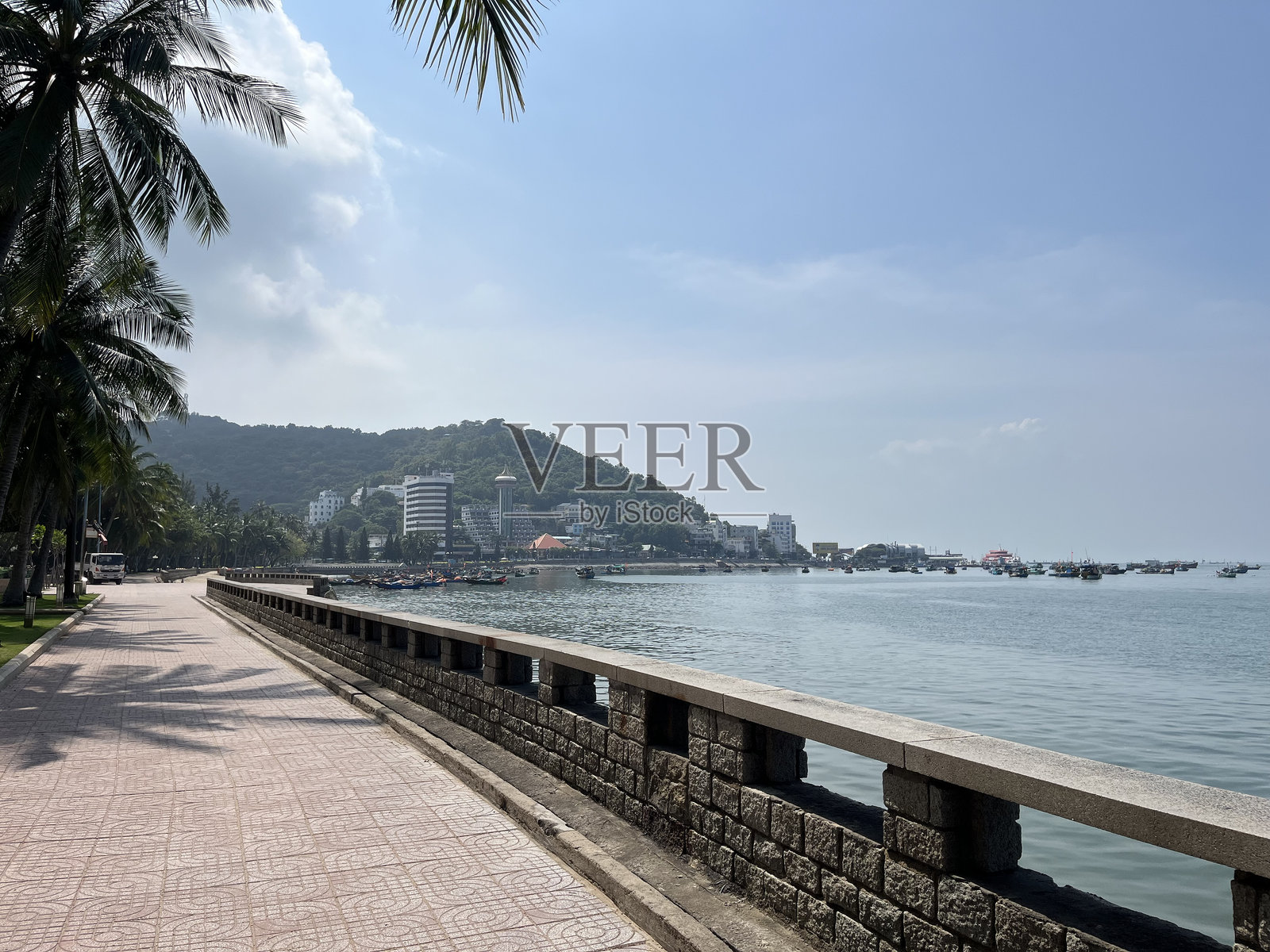 前海滩的景色照片摄影图片